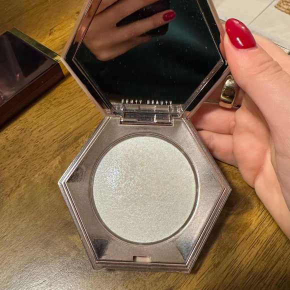 Fenty Beauty Diamond Bomb in Clear Hexagonal Case - Picture 2 of 3